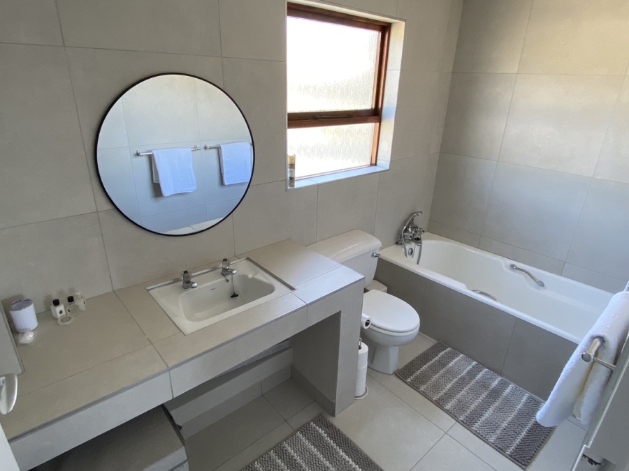 4 Bedroom Property for Sale in Bowtie Western Cape